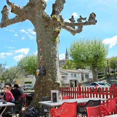 Comfortable In With Terrace In Ardeche בית נופש