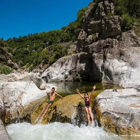 בית נופש Comfortable In With Terrace In Ardeche Lablachère